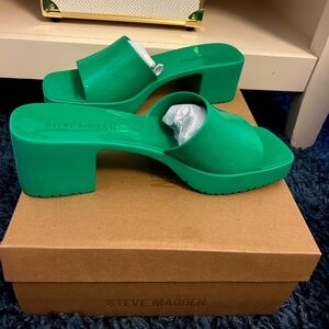 Steve Madden Green Jelly Block Heel Mules – Size 9.5
